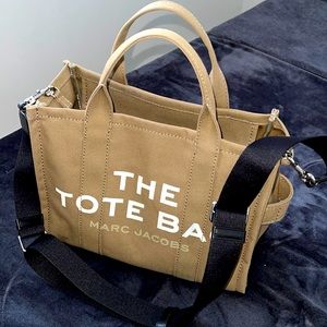 The Marc Jacobs. Small Traveler Canvas Tote 👜